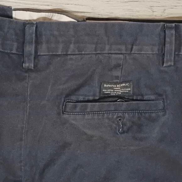 Banana Republic Men's 33X32 Chino Pants - Picture 3 of 7